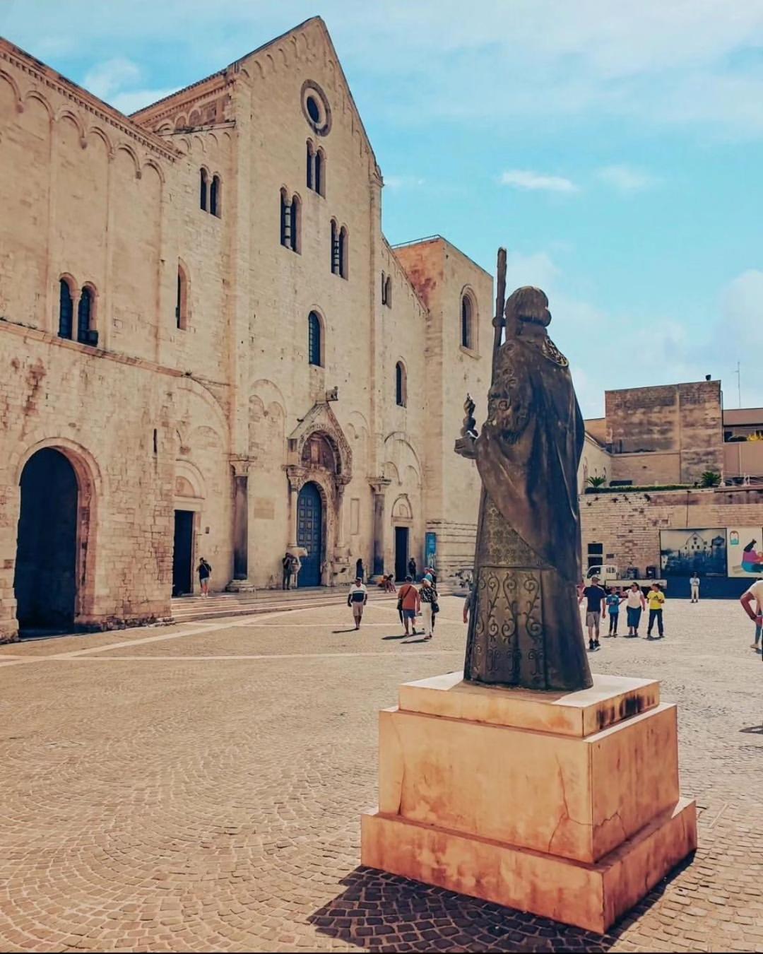 Le Tre Meraviglie Bari Bagian luar foto