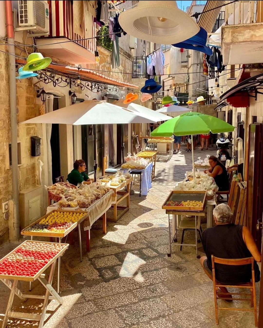 Le Tre Meraviglie Bari Bagian luar foto